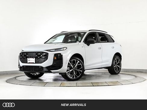 New 2026 Audi Q3 quattro 2.0T AWD/4WD image 1