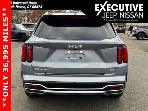 Used 2023 Kia Sorento SX image 3