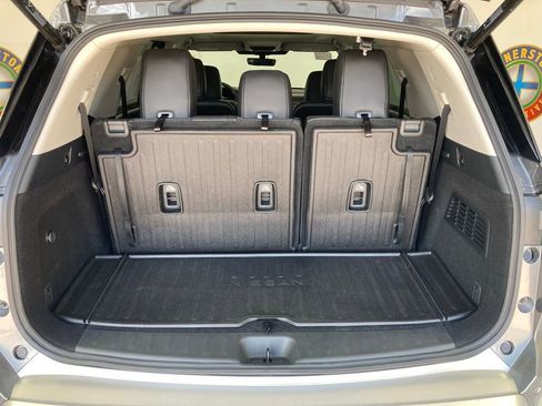 Used 2024 Nissan Pathfinder Platinum image 22