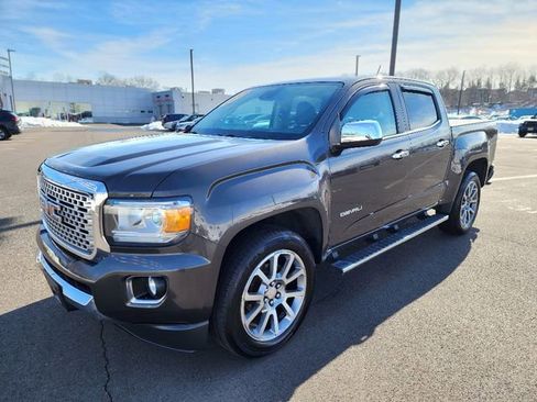 Used 2019 GMC Canyon Denali image 3