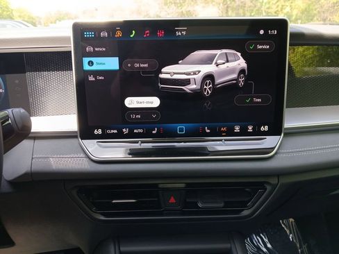 New 2026 Volkswagen Tiguan SE FWD image 18
