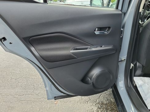 Used 2021 Nissan Kicks SV FWD image 11