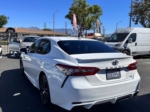 Used 2019 Toyota Camry SE w/ Carpet Mat Package FWD image 4