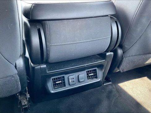 Used 2020 Chevrolet Silverado 1500 LT w/ Convenience Package AWD/4WD image 34