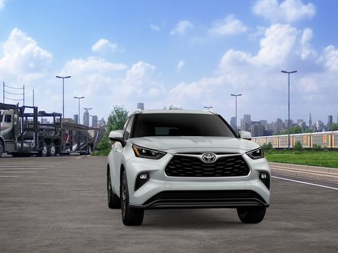 New 2026 Toyota Highlander XLE image 16