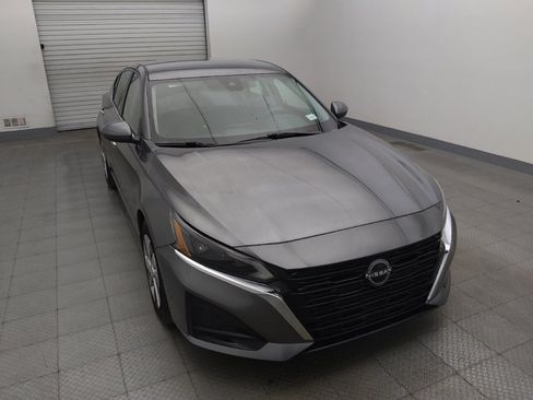 Used 2023 Nissan Altima 2.5 S FWD image 14