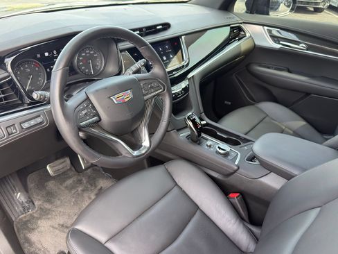 Used 2025 Cadillac XT6 Sport w/ Technology Package AWD/4WD image 15
