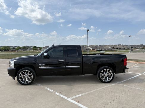 Used 2011 Chevrolet Silverado 1500 LT w/ Texas Edition RWD image 2