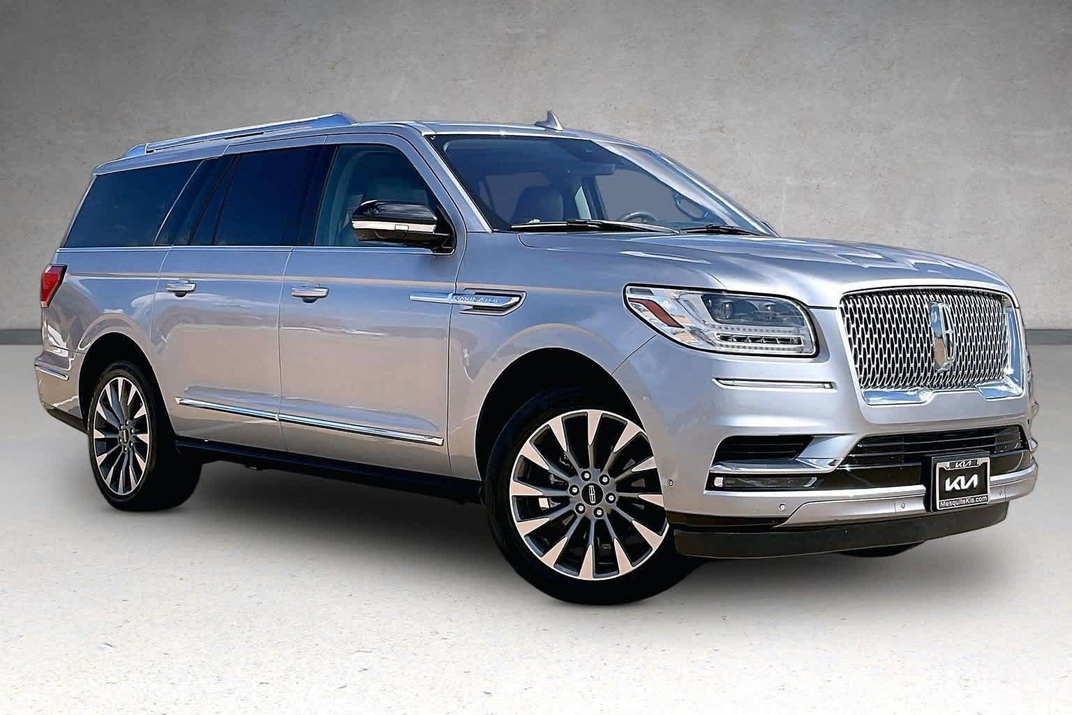 Used 2020 Lincoln Navigator L Reserve w/ Luxury Package AWD/4WD image 19