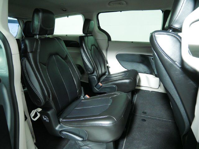 Certified 2023 Chrysler Pacifica Touring-L w/ Uconnect Theater Family Group AWD/4WD image 15