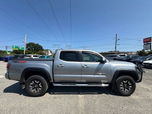 Used 2020 Toyota Tacoma TRD Off-Road w/ Technology Package AWD/4WD image 4