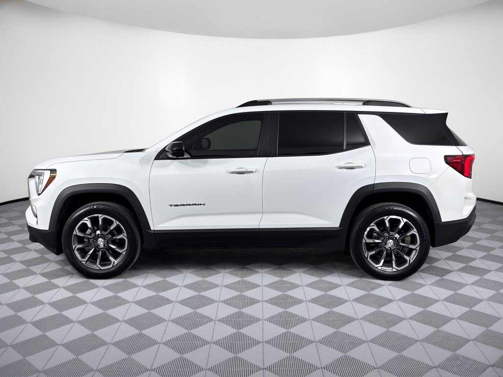 Used 2026 GMC Terrain Elevation w/ Elevation Premium Package FWD image 2