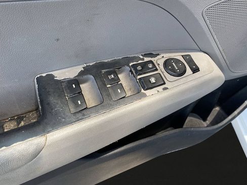 Used 2017 Hyundai Elantra SE FWD image 18
