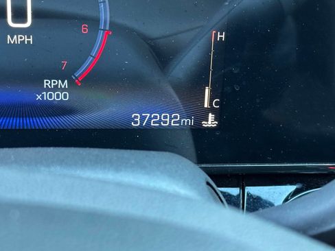 Certified 2024 Chevrolet Trax RS w/ Sunroof Package FWD image 25