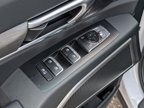 Certified 2025 Kia Telluride AWD image 19