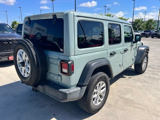 Used 2023 Jeep Wrangler Unlimited Sport w/ Sun And Sound Package AWD/4WD image 6