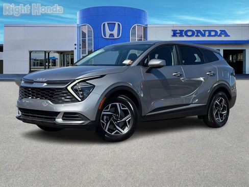 Used 2025 Kia Sportage LX image 2