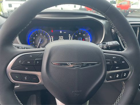 New 2026 Chrysler Pacifica Select image 28