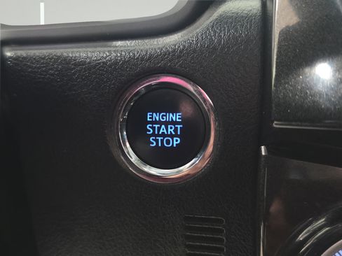 Used 2021 Toyota 4Runner Nightshade AWD/4WD image 18