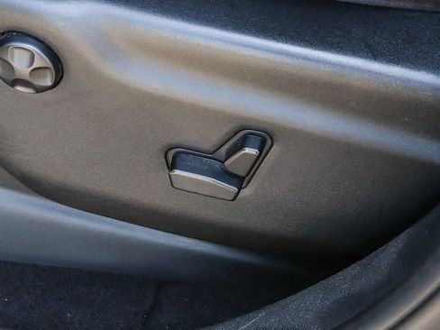 Used 2020 Jeep Grand Cherokee Laredo RWD image 29