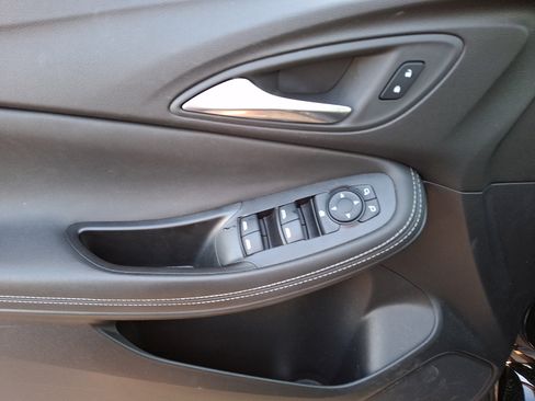 Certified 2024 Buick Encore GX Preferred FWD image 13