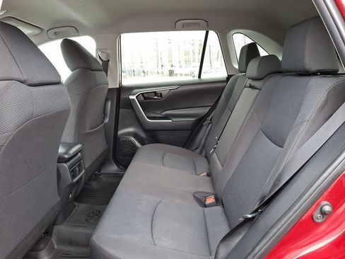 Used 2022 Toyota RAV4 LE image 13