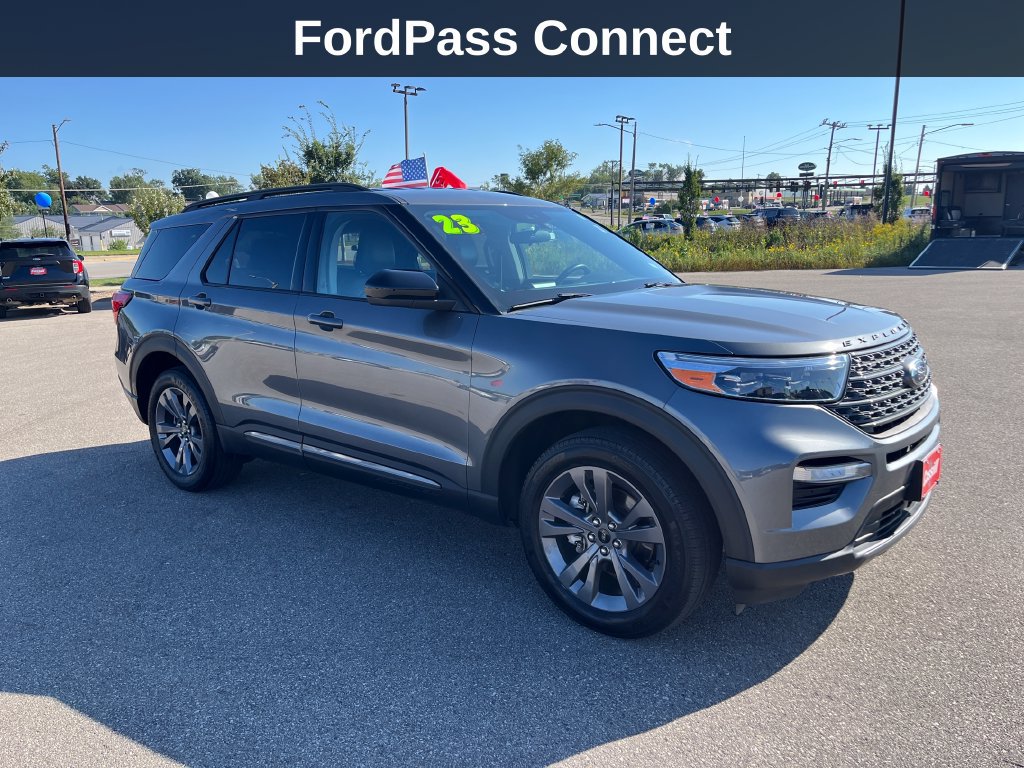 Used 2023 Ford Explorer XLT w/ Equipment Group 202A AWD/4WD image 9