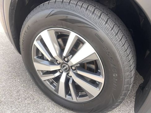 Used 2024 Nissan Pathfinder SL AWD/4WD image 10