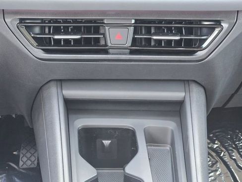 New 2026 Volkswagen Tiguan SE FWD image 19