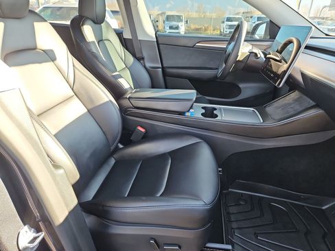 Used 2025 Tesla Model Y Long Range image 35