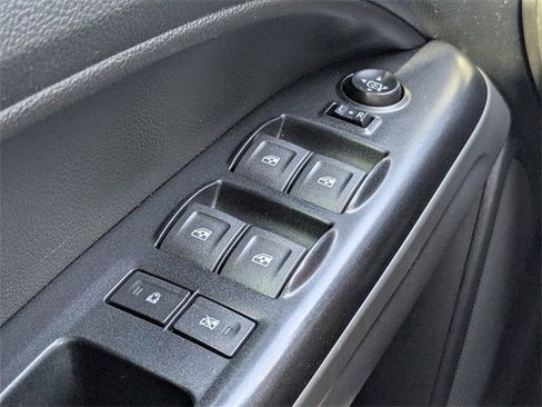 Used 2021 Chevrolet Colorado LT image 25