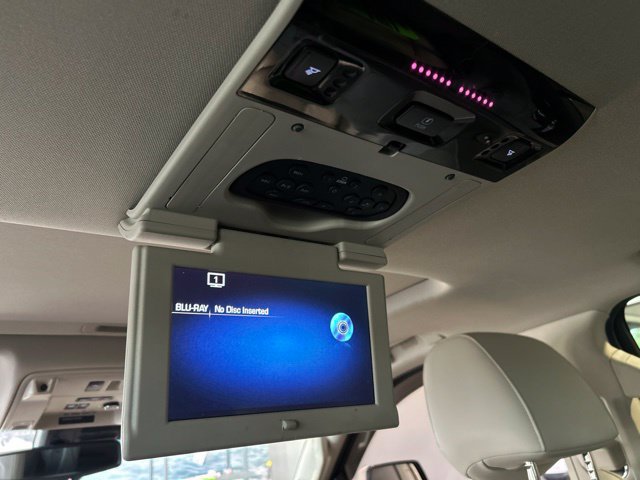 Used 2015 Cadillac Escalade Luxury AWD/4WD image 17