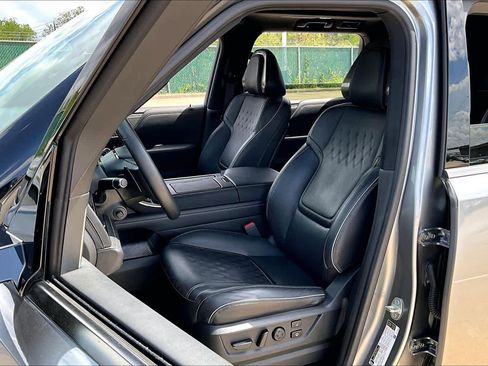 Used 2025 INFINITI QX80 Autograph w/ Autograph Exterior Package image 8