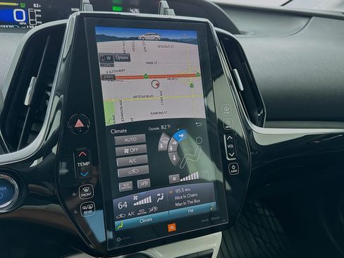 Used 2019 Toyota Prius Prime Advanced w/ Carpet Mat Package FWD image 9
