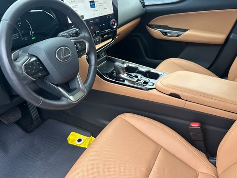 Used 2025 Lexus NX 350h AWD w/ Premium Package image 7