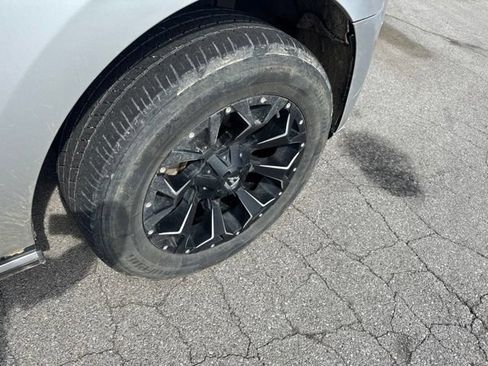 Used 2018 Ford Expedition Limited w/ Equipment Group 301A AWD/4WD image 13