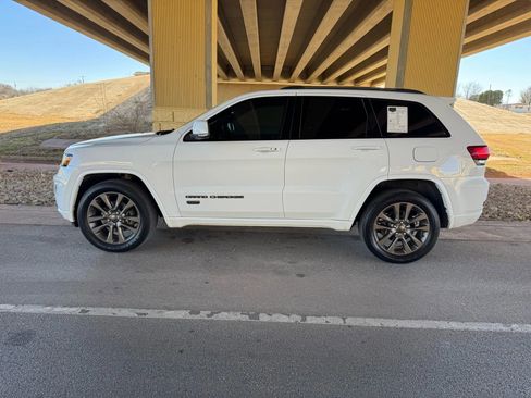 Used 2017 Jeep Grand Cherokee Limited 75th Anniversary image 6