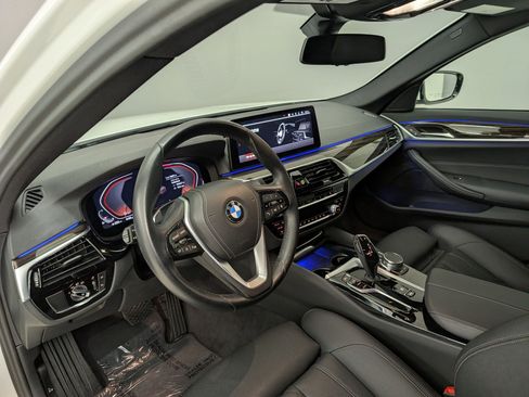 Certified 2023 BMW 530i w/ Convenience Package image 2