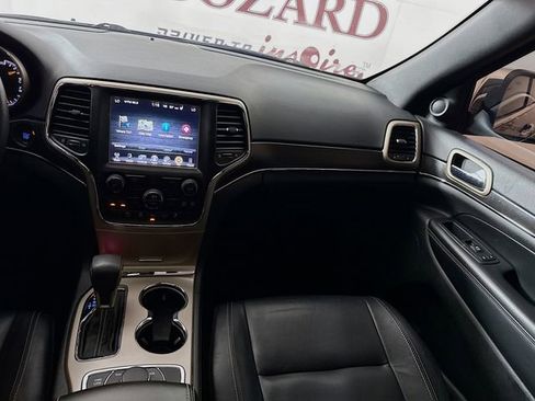 Used 2017 Jeep Grand Cherokee Limited image 28