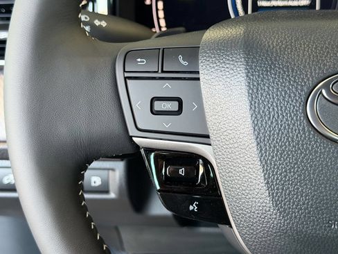 Used 2026 Toyota Camry SE w/ Multimedia Upgrade Package FWD image 21