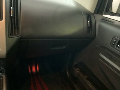 Used 2010 Ford Edge SE image 13