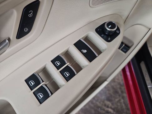 Used 2013 Volkswagen Eos Komfort image 12