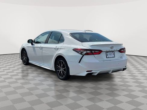 Used 2024 Toyota Camry SE AWD/4WD image 5