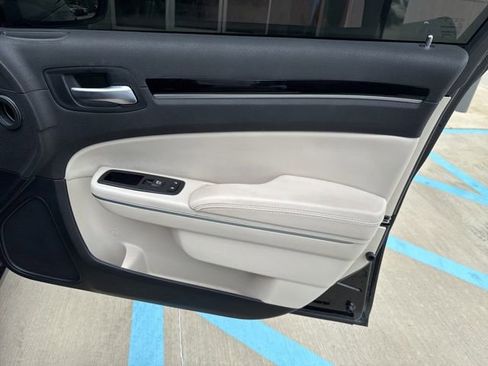 Used 2023 Chrysler 300 Touring w/ Sport Appearance Package RWD image 10