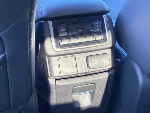 Used 2022 Subaru Ascent Limited AWD/4WD image 49