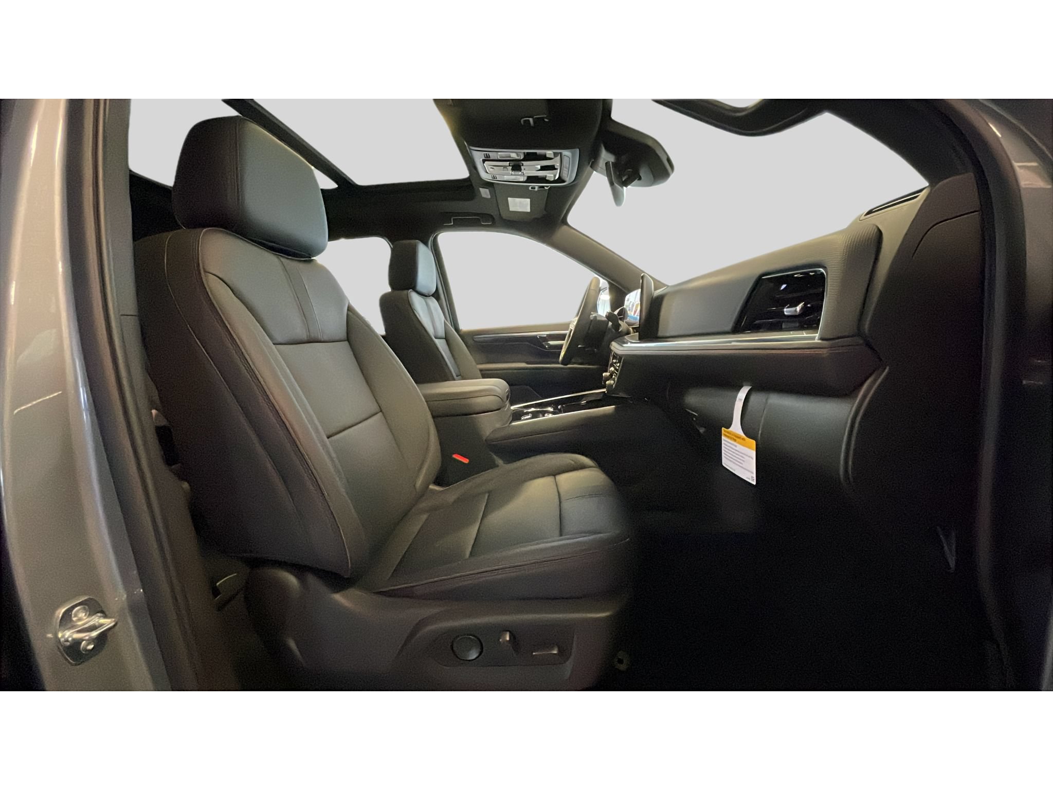New 2027 Chevrolet Suburban RST w/ Comfort Package AWD/4WD image 18