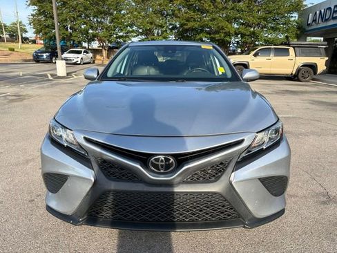 Used 2020 Toyota Camry SE FWD image 9