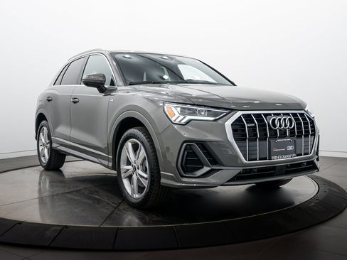 Certified 2023 Audi Q3 2.0T Premium Plus w/ Premium Plus Package AWD/4WD image 2