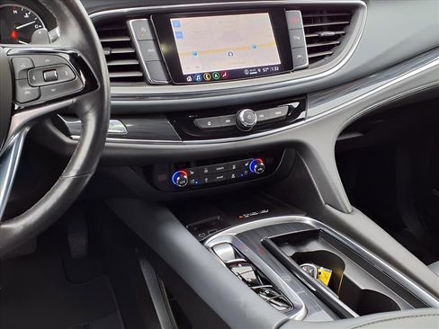 Used 2024 Buick Enclave Premium image 6