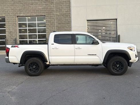 Used 2023 Toyota Tacoma SR5 image 2
